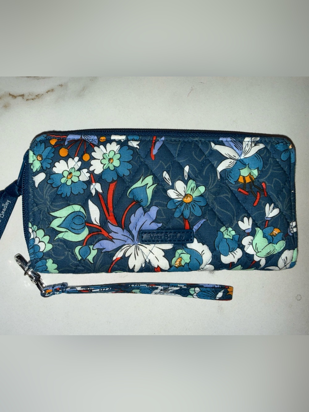 Vera Bradley RFID Zip Around Travel Wallet Blue Floral Wristlet Organizer